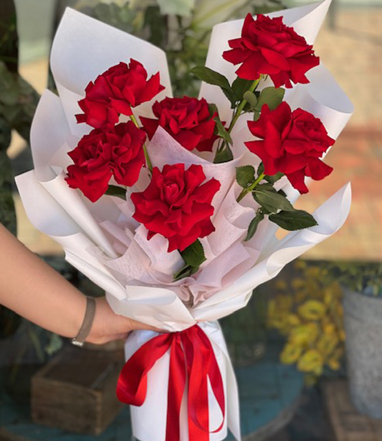 Red Rose Bouquet 6 Stems